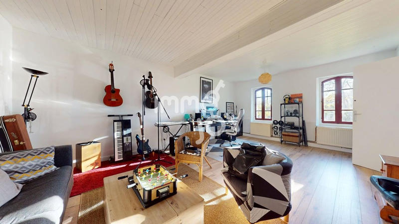 Maison - 185 m² - 7 pièces