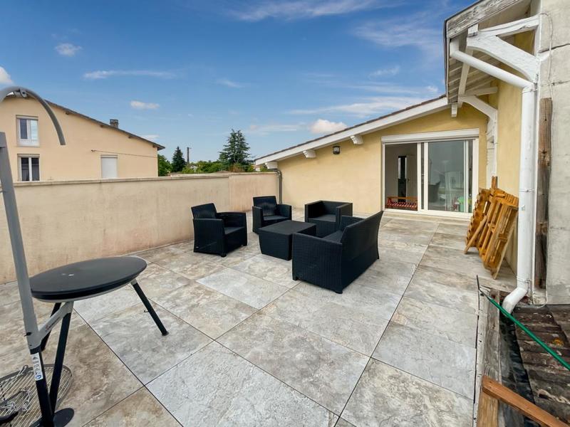 Maison - 180 m² - 7 pièces