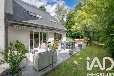 Maison - 245 m² - 9 pièces