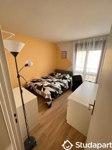 Chambre - 57 m² - 1 pièce