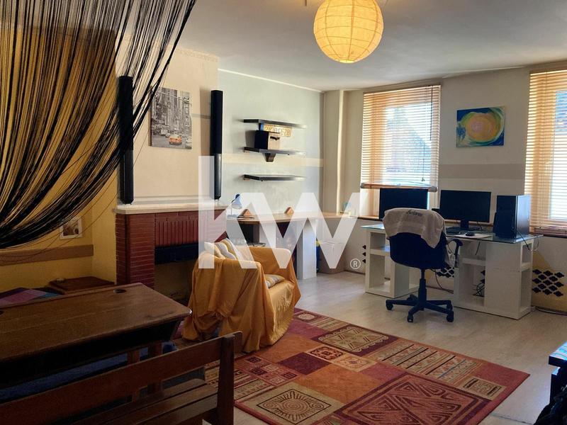 Maison - 260 m² - 6 pièces