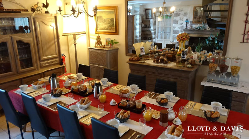 Maison ancienne - 300 m² - 10 pièces