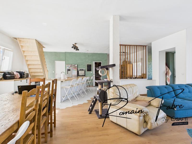 Maison - 180 m² - 6 pièces