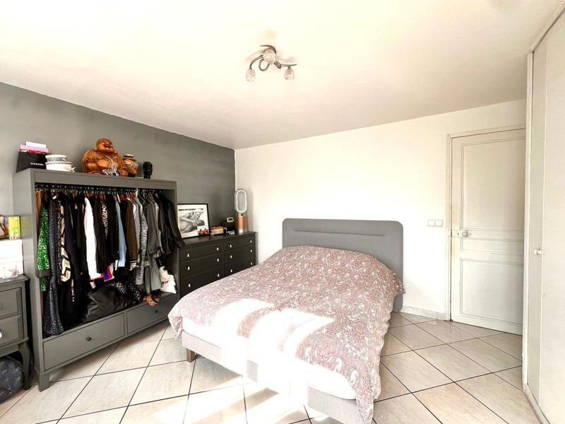 Maison - 217 m² - 9 pièces