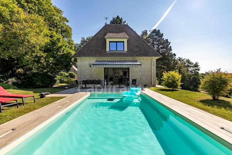 Maison - 220 m² - 6 pièces