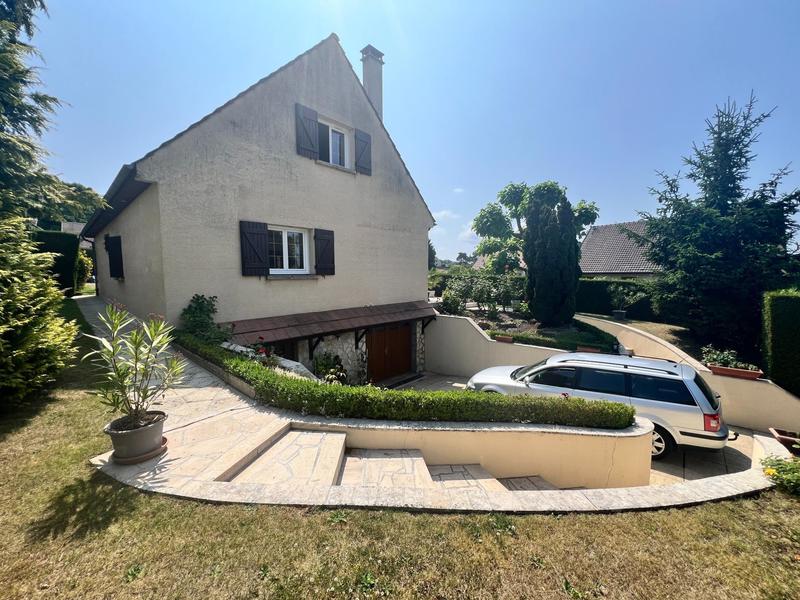 Maison - 185 m² - 6 pièces