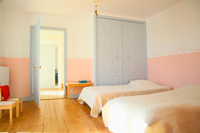 Maison - 255 m² - 9 pièces