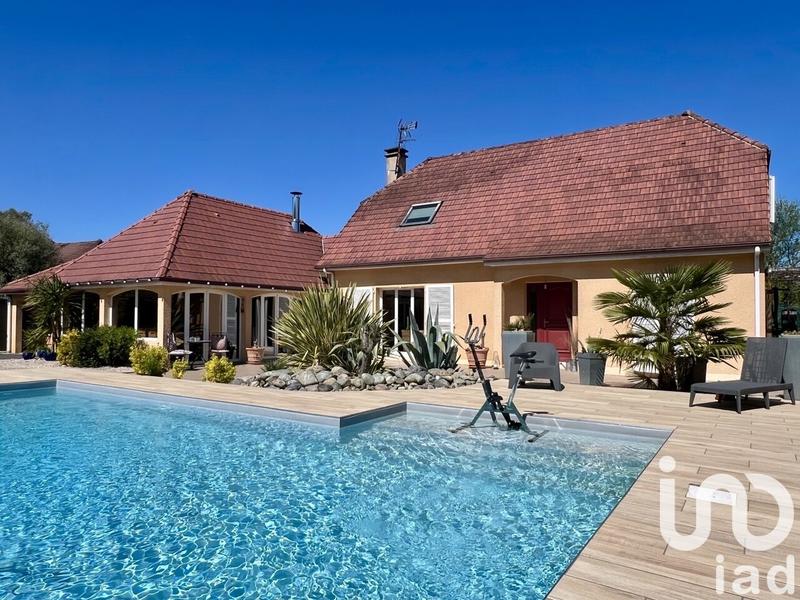 Maison - 230 m² - 7 pièces