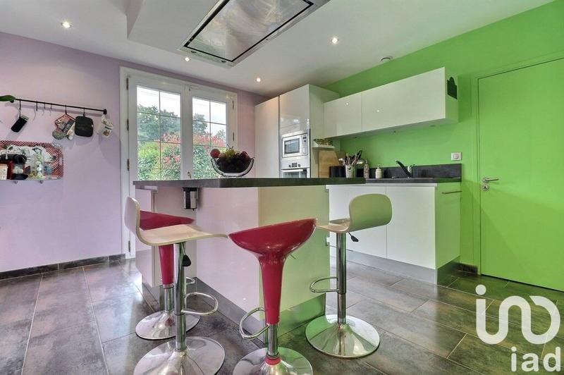 Maison - 180 m² - 8 pièces