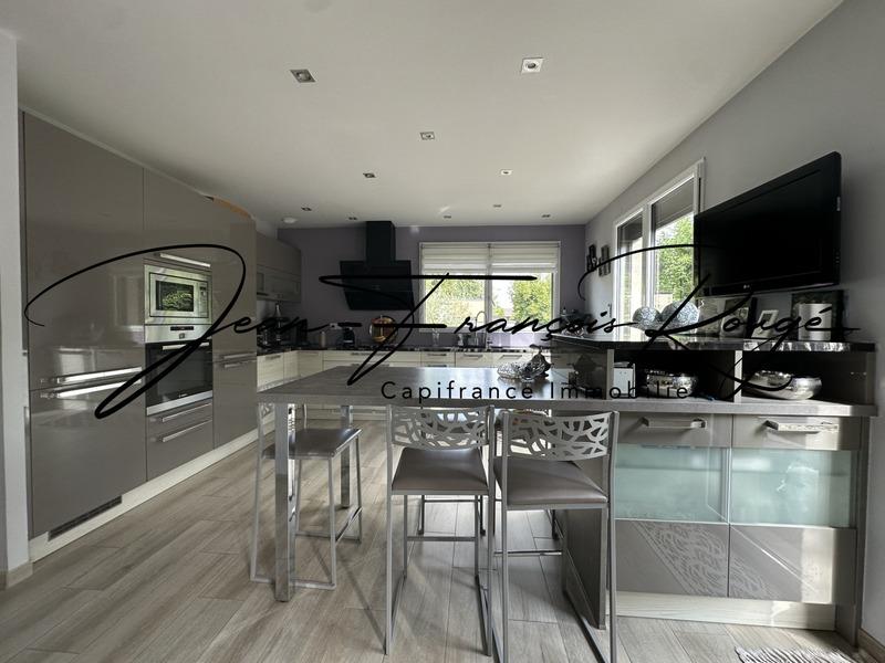 Maison - 210 m² - 9 pièces