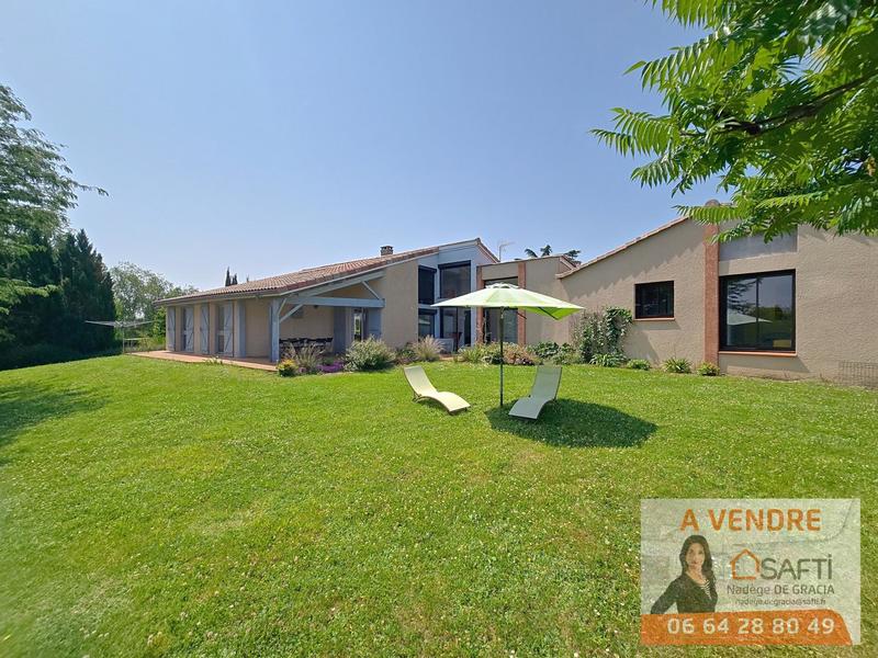 Maison - 220 m² - 7 pièces