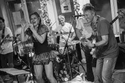 Alicia &amp; The Funky Papas